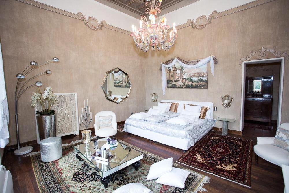Villa Ghiringhelli Azzate Eksteriør billede
