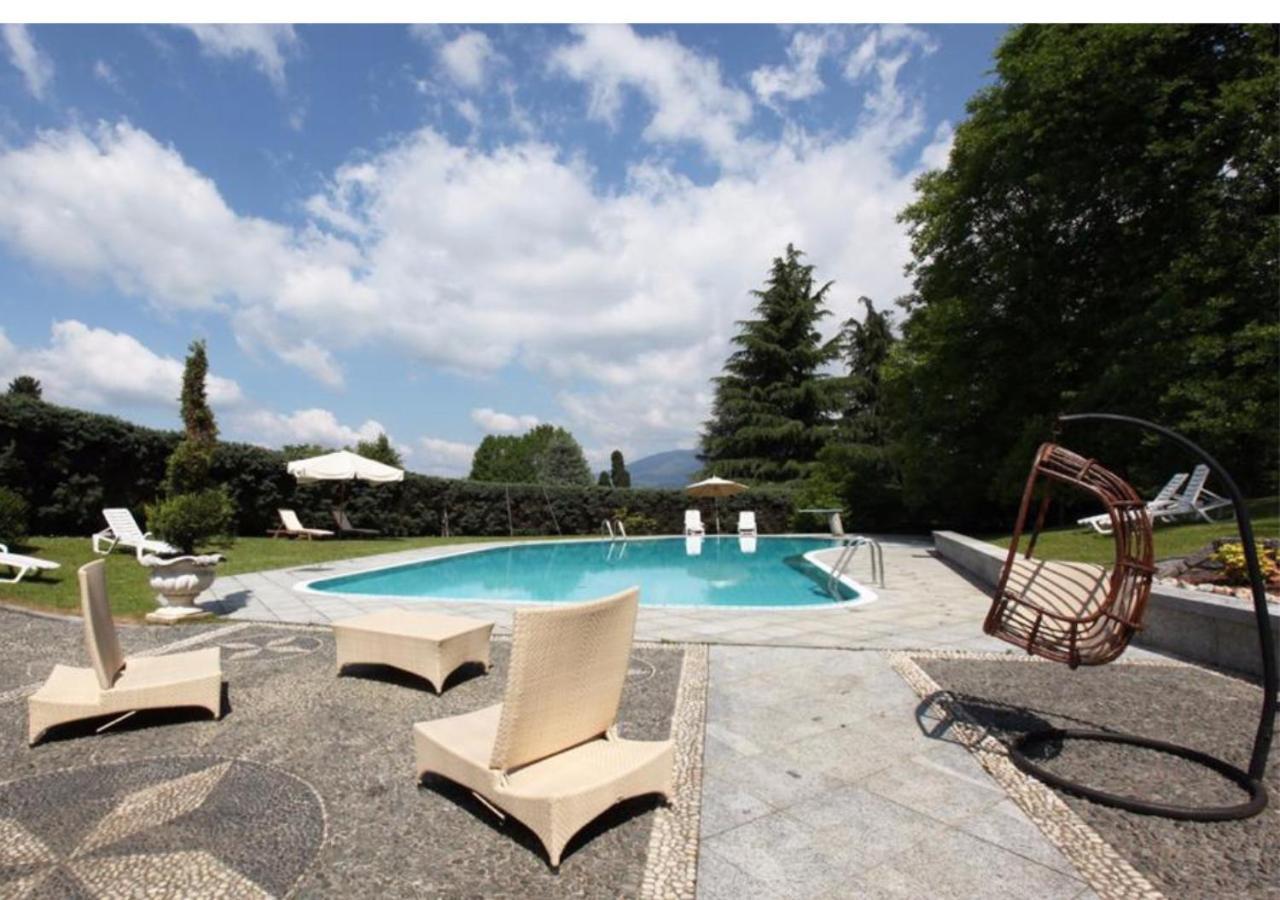 Villa Ghiringhelli Azzate Eksteriør billede