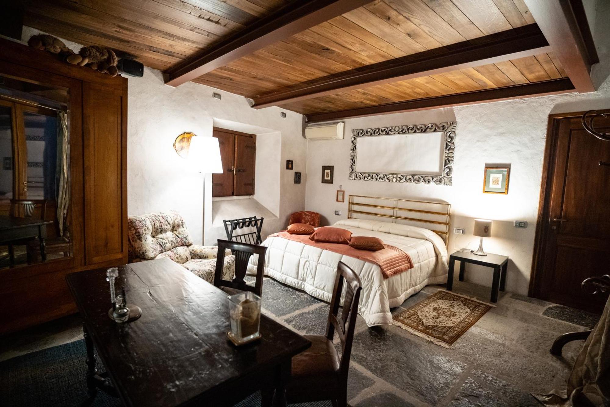 Villa Ghiringhelli Azzate Eksteriør billede
